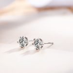 Luxury Snowflake Silver Earrings - Image 5